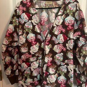 Tafford winter/holiday scrub jacket. 2 pockets snap close knit cuff Medium